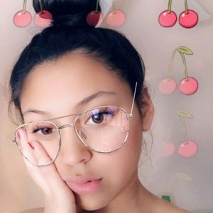 Meet your Posher, Jade